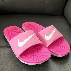 Nike slides